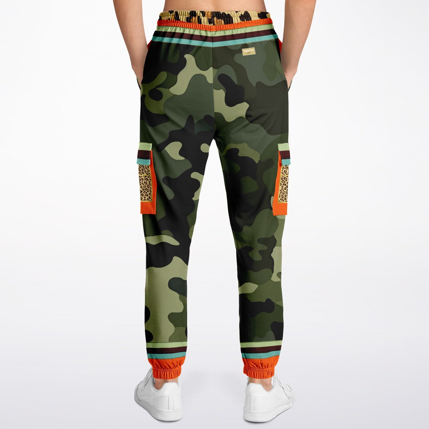 Joggers cargo unisex de poliéster ecológico LUXE con camuflaje verde emitidos por el gobierno 