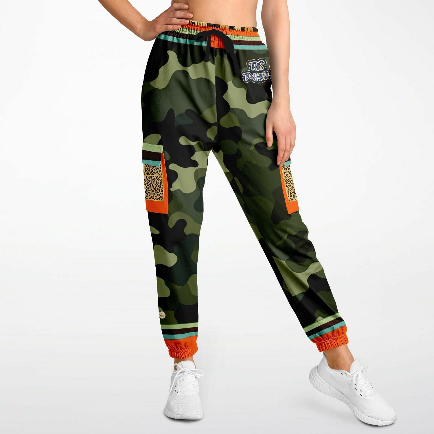 Joggers cargo unisex de poliéster ecológico LUXE con camuflaje verde emitidos por el gobierno 