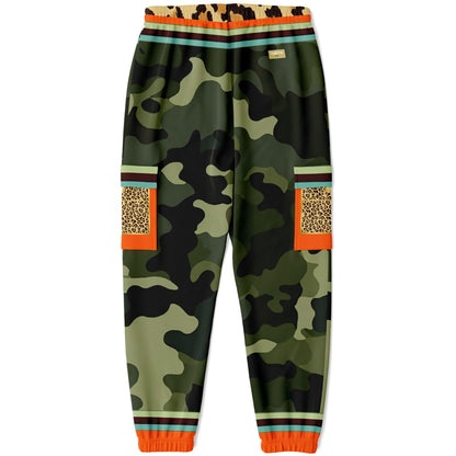 Joggers cargo unisex de poliéster ecológico LUXE con camuflaje verde emitidos por el gobierno 